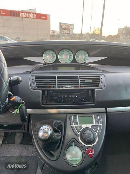 Peugeot 807 ST 2.0 HDI de 2004 con 307.278 Km por 2.999 EUR. en Madrid