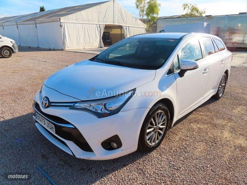 Toyota Avensis 1.6 115D ADVANCE TS de 2016 con 239.000 Km por 9.300 EUR. en Sevilla