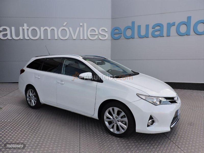 Toyota Auris Hybrid Active Touring Sports de 2014 con 109.298 Km por 12.900 EUR. en La Rioja
