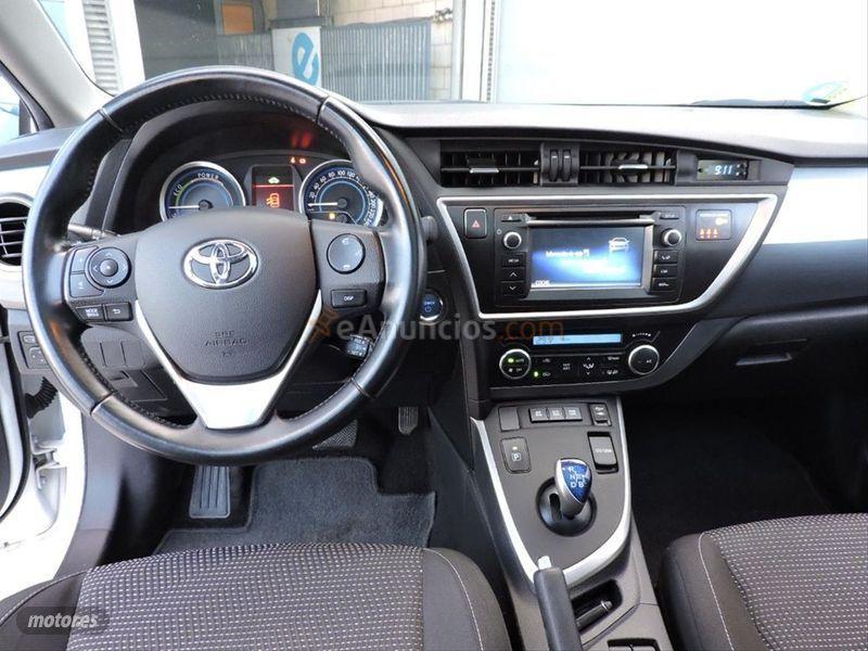 Toyota Auris Hybrid Active Touring Sports de 2014 con 109.298 Km por 12.900 EUR. en La Rioja