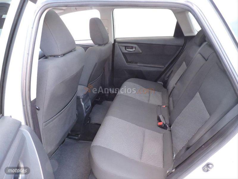 Toyota Auris Hybrid Active Touring Sports de 2014 con 109.298 Km por 12.900 EUR. en La Rioja