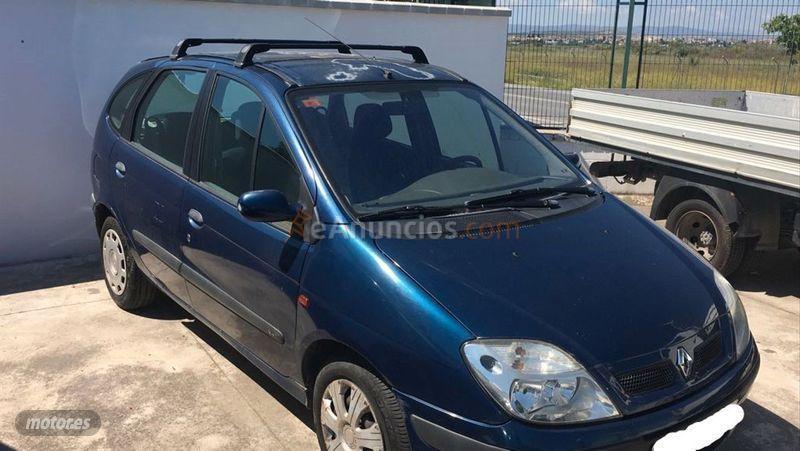 Renault Megane SCENIC AUTHENTIQUE 1.9DTI de 2001 con 270.000 Km por 2.500 EUR. en Granada