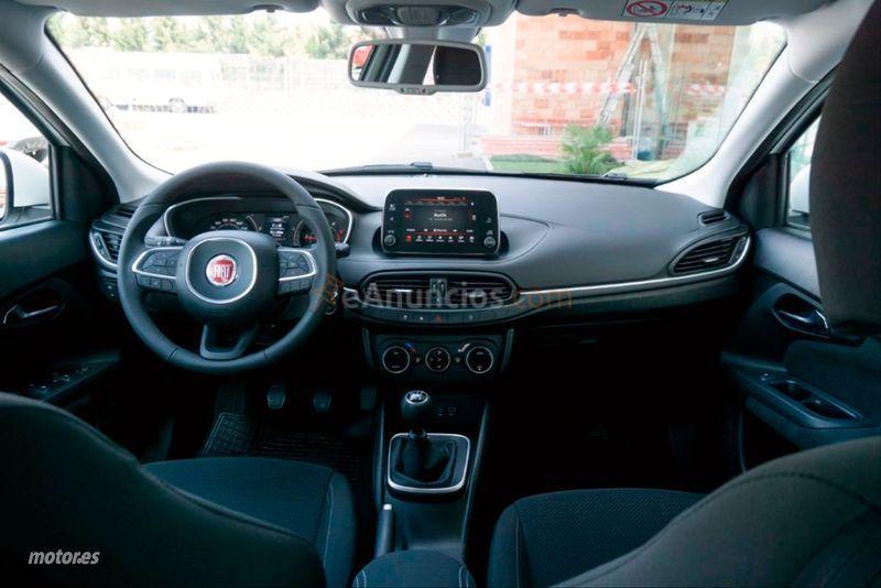 Fiat Tipo 1.3 Lounge 70kW 95CV diesel Mjet. SW de 2018 con 68.000 Km por 12.200 EUR. en Malaga