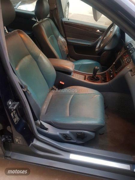 Mercedes Clase C C 200 CDI Avantgarde Familiar de 2005 con 330.000 Km por 1.500 EUR. en Badajoz