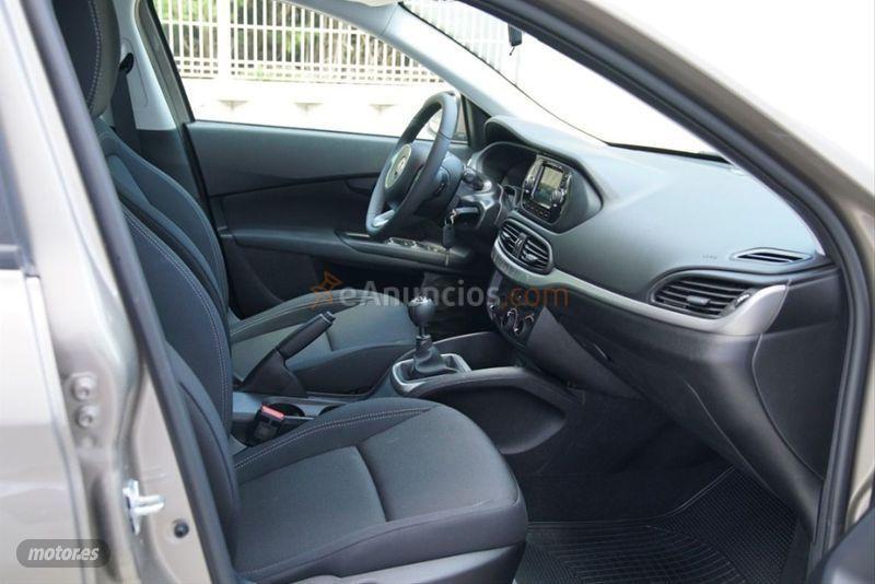 Fiat Tipo 1.4 16v Easy 70kW 95CV gasolina SW de 2018 con 67.000 Km por 11.750 EUR. en Malaga