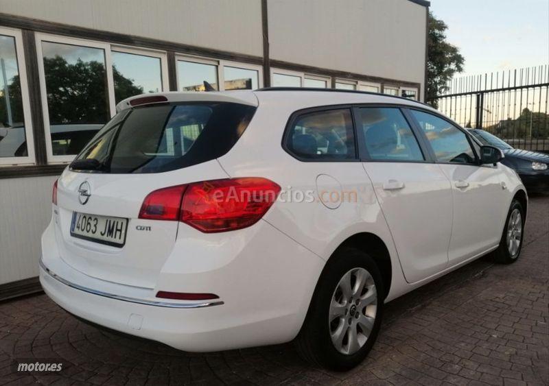 Opel Astra 1.6 CDTi 110 CV Excellence ST de 2016 con 249.000 Km por 6.390 EUR. en Sevilla
