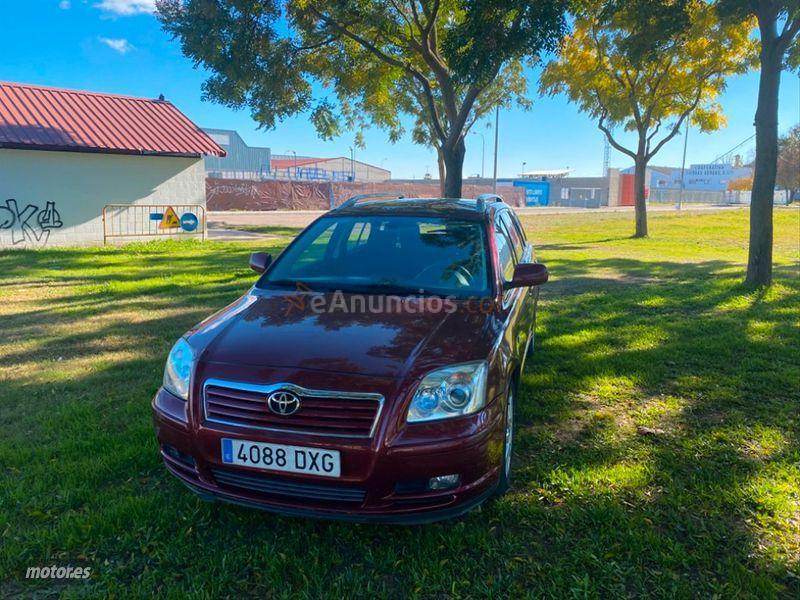 Toyota Avensis 1.8 VVTi Sol Wagon de 2006 con 160.000 Km por 2.400 EUR. en Badajoz