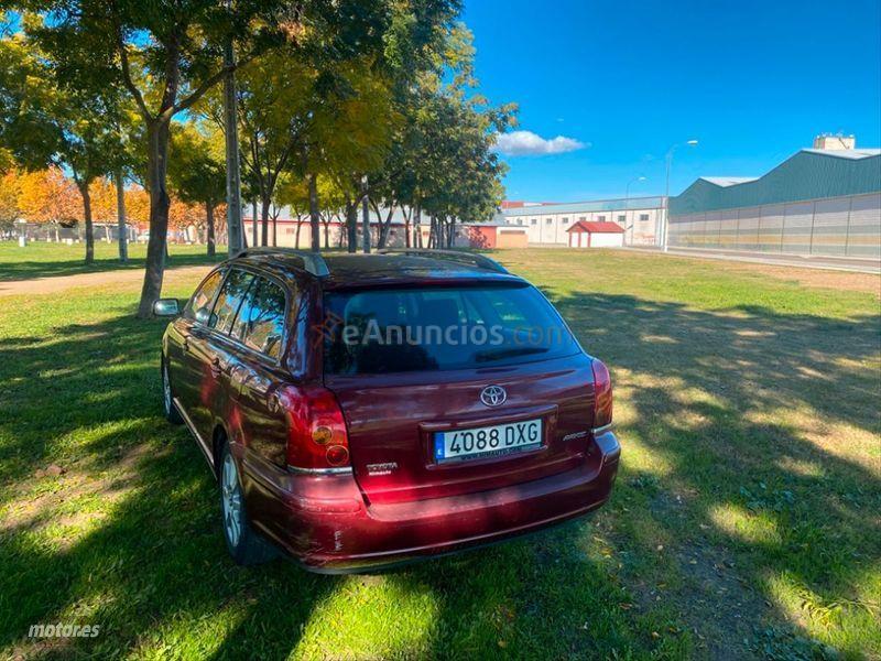 Toyota Avensis 1.8 VVTi Sol Wagon de 2006 con 160.000 Km por 2.400 EUR. en Badajoz