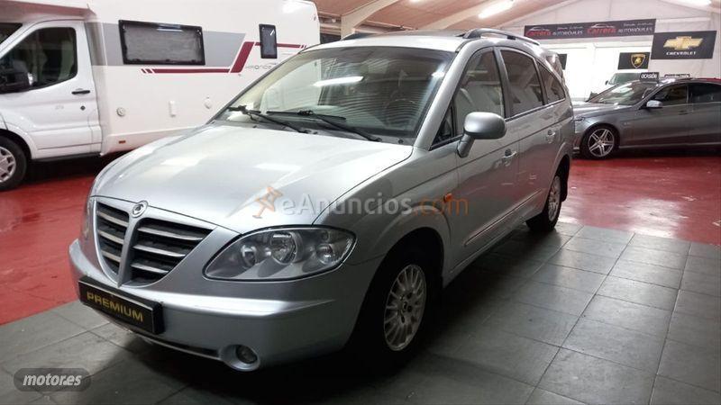 Ssangyong Rodius 270Xdi Premium de 2007 con 153.000 Km por 7.790 EUR. en Cantabria