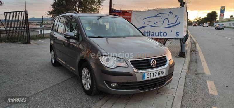 Volkswagen Touran 2.0 TDI 140cv Advance de 2010 con 199.000 Km por 8.680 EUR. en Barcelona