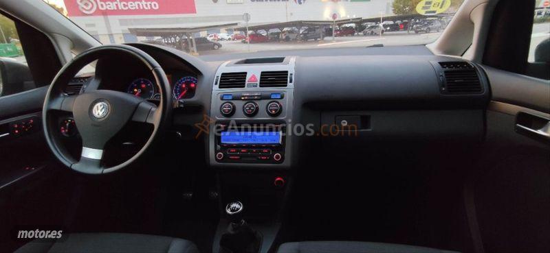 Volkswagen Touran 2.0 TDI 140cv Advance de 2010 con 199.000 Km por 8.680 EUR. en Barcelona