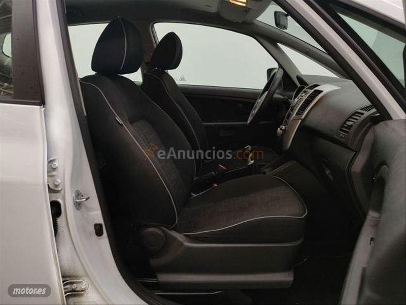 Kia Venga 1.6 CRDi VGT 115cv Drive de 2013 con 100.000 Km por 6.100 EUR. en Barcelona