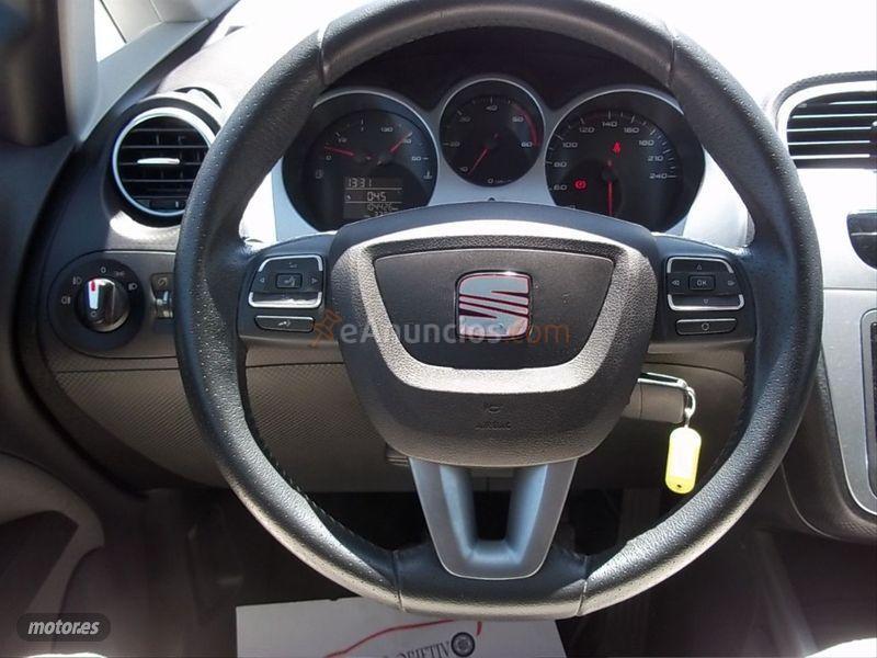 Seat Altea XL 1.6 TDI 105cv EEcomotive Style de 2011 con 104.000 Km por 7.900 EUR. en Badajoz