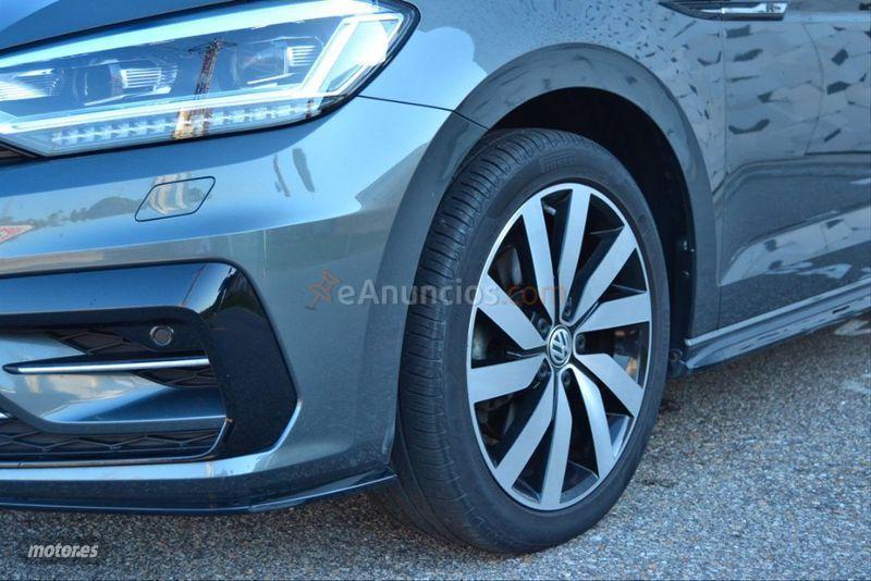 Volkswagen Touran Sport 2.0 TDI SCR 150CV BMT DSG de 2016 con 85.500 Km por 25.600 EUR. en Pontevedra