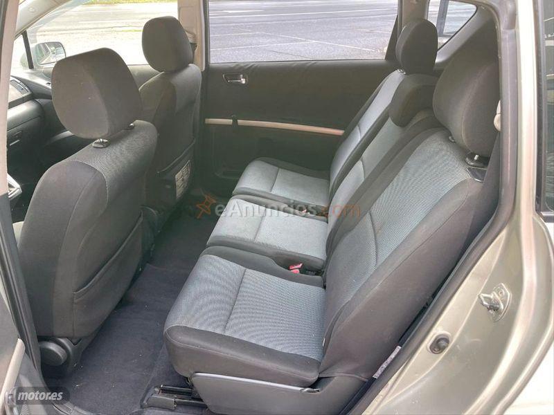 Toyota Corolla Verso 2.0 D4D Sol de 2005 con 269.759 Km por 4.900 EUR. en Lugo