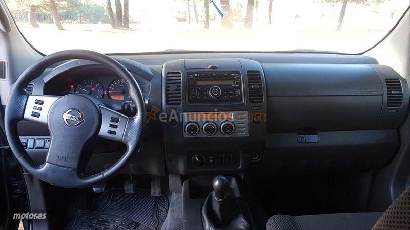 Nissan Navara 4X4 Doble Cabina LE de 2007 con 220.000 Km por 11.999 EUR. en Avila