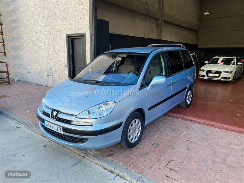 Peugeot 807 SR Pack 2.0 HDI de 2004 con 273.000 Km por 2.990 EUR. en Madrid