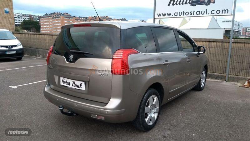 Peugeot 5008 Access 1.6 HDI 112 FAP de 2011 con 164.000 Km por 9.900 EUR. en Cantabria