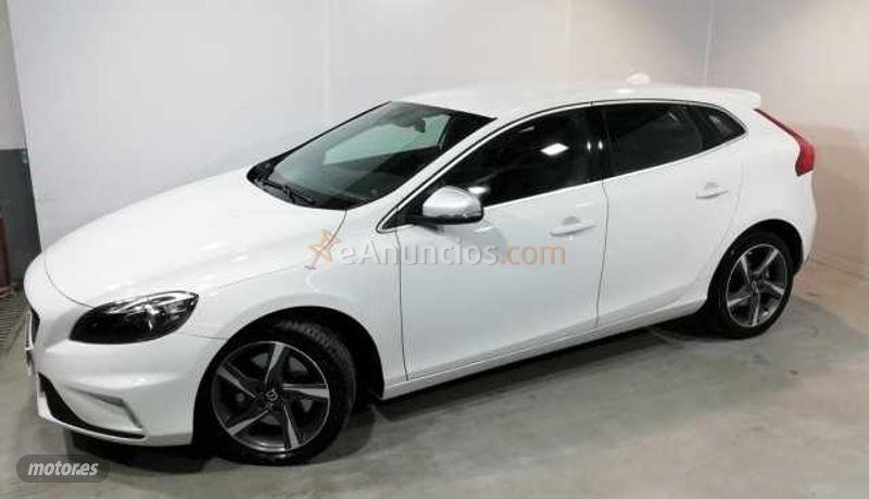 Volvo V 40 V40 D3 R-Design Momentum 150 de 2016 con 92.543 Km por 14.990 EUR. en Madrid