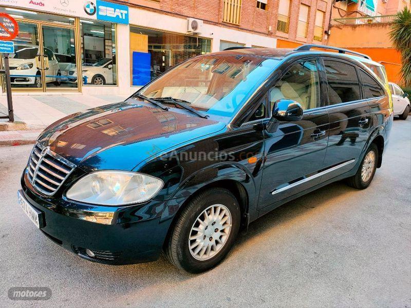 Ssangyong Rodius 270Xdi Premium Auto de 2013 con 154.125 Km por 9.490 EUR. en Granada