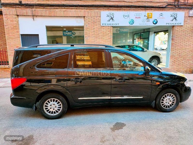 Ssangyong Rodius 270Xdi Premium Auto de 2013 con 154.125 Km por 9.490 EUR. en Granada