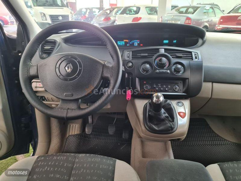 Renault Scenic CONFORT AUTHENTIQUE 1.4 16V de 2005 con 180.000 Km por 2.400 EUR. en Salamanca