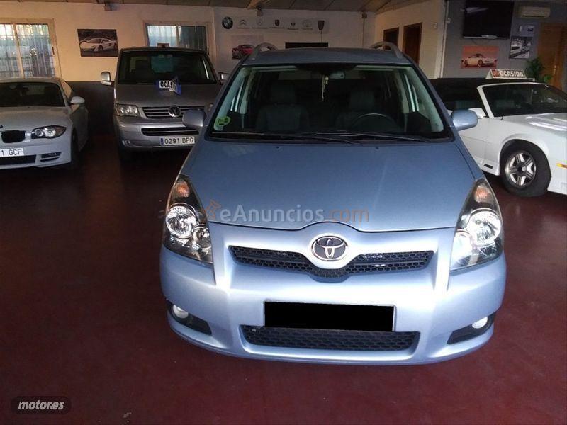 Toyota Corolla Verso 2.2 D4D 136cv Luna de 2007 con 230.000 Km por 4.290 EUR. en Madrid