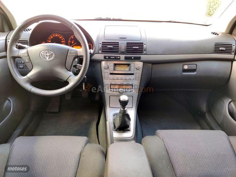 Toyota Avensis 2.0 D4D Sol Wagon de 2008 con 186.000 Km por 3.700 EUR. en Barcelona