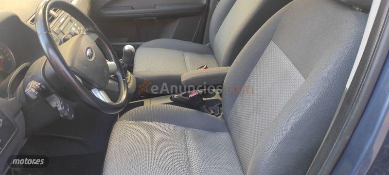 Ford Focus C-Max 1.6 Trend de 2005 con 144.500 Km por 2.790 EUR. en Alicante