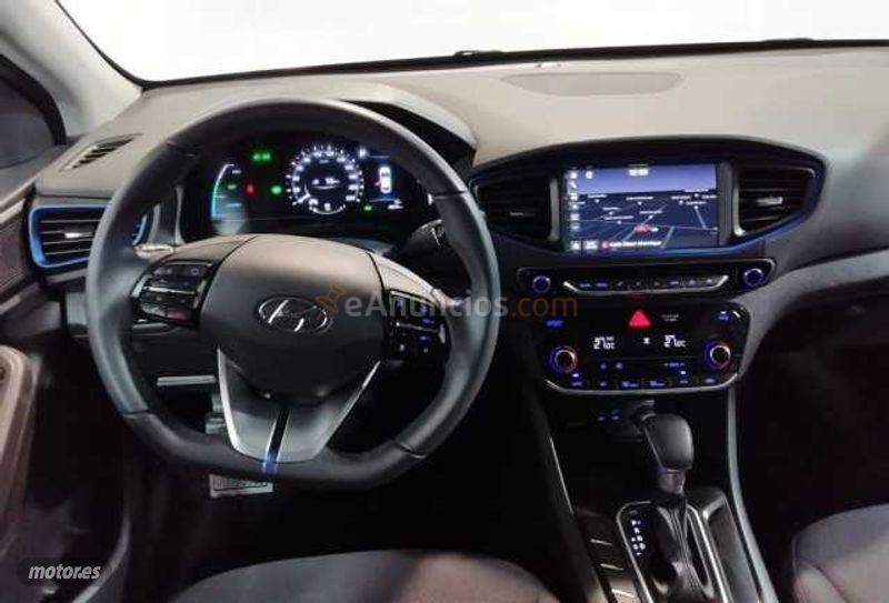 Hyundai Ioniq 1.6 GDI Tecno de 2017 con 48.674 Km por 17.600 EUR. en Madrid
