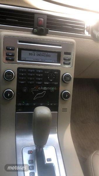 Volvo V 70 2.4D Momentum Auto de 2008 con 151.300 Km por 8.700 EUR. en Madrid
