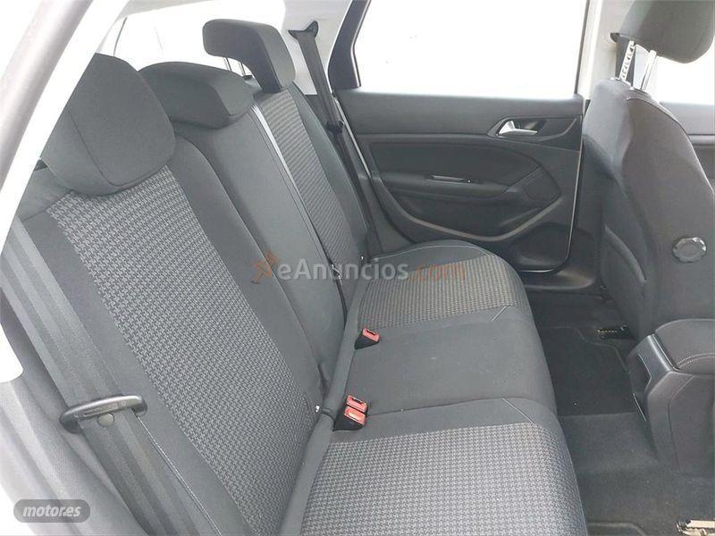 Peugeot 308 SW Active 1.6 BlueHDi 88KW 120CV de 2017 con 143.703 Km por 10.000 EUR. en Badajoz