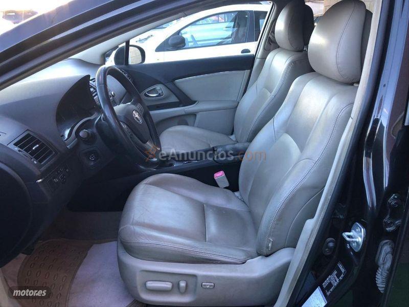 Toyota Avensis 2.2 D4D Executive Wagon de 2009 con 245.000 Km por 3.400 EUR. en Cantabria