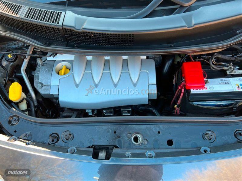 Renault Scenic CONFORT EXPRESSION 1.6 16V de 2003 con 132.234 Km por 2.499 EUR. en Barcelona