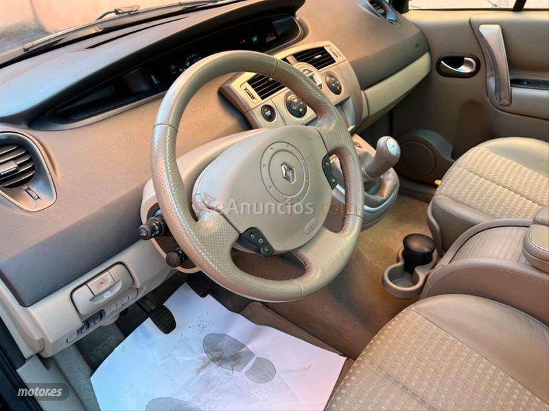 Renault Scenic CONFORT EXPRESSION 1.6 16V de 2003 con 132.234 Km por 2.499 EUR. en Barcelona