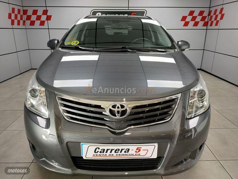 Toyota Avensis 2.0 D4D Advance Cross Sport de 2010 con 200.000 Km por 7.400 EUR. en Madrid