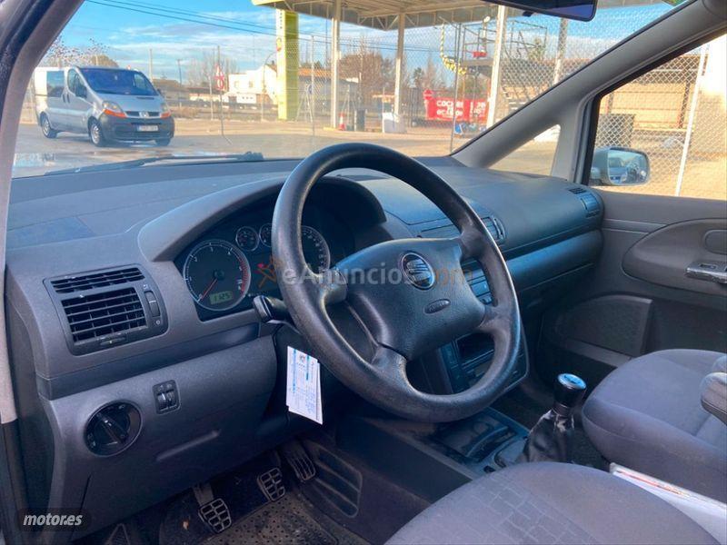 Seat Alhambra 1.9 TDi 115CV Sport de 2003 con 380.000 Km por 2.499 EUR. en Zaragoza