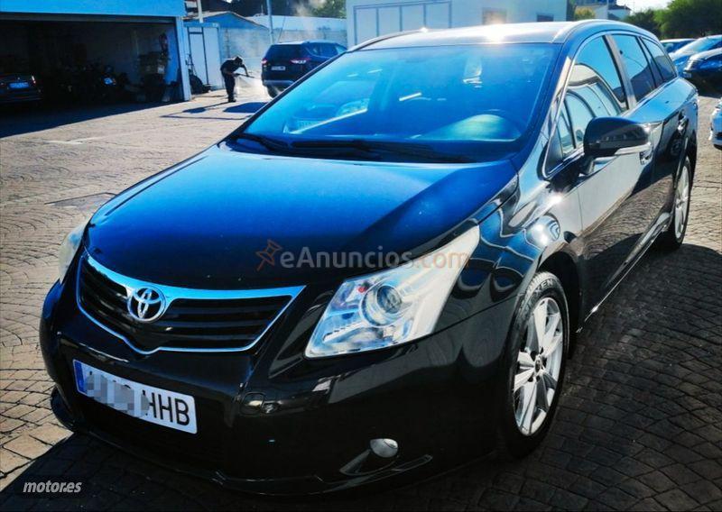 Toyota Avensis 120D Comfort Cross Sport de 2012 con 120.000 Km por 9.600 EUR. en Sevilla