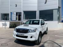 Toyota Hilux 2.5 D4D Doble Cabina GX 4x4 de 2015 con 152.000 Km por 18.000 EUR. en Segovia