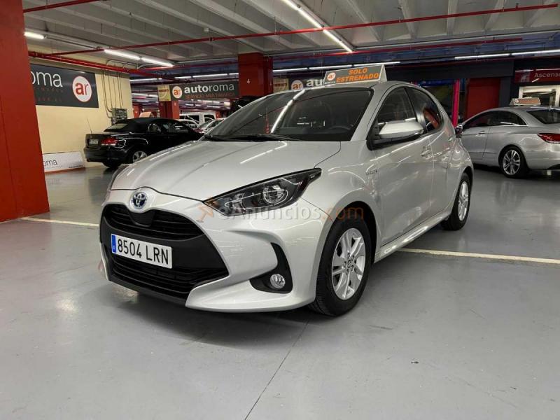 Toyota Yaris HYBRID. Solo estrenado 