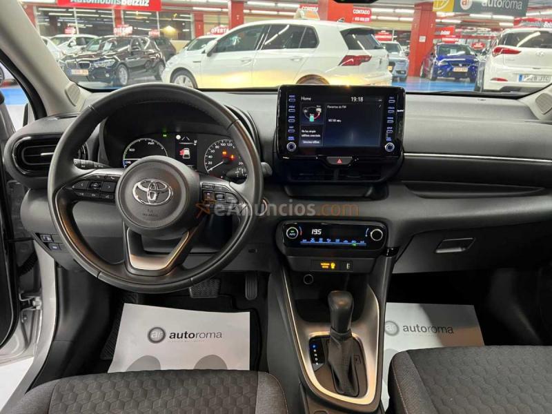 Toyota Yaris HYBRID. Solo estrenado 