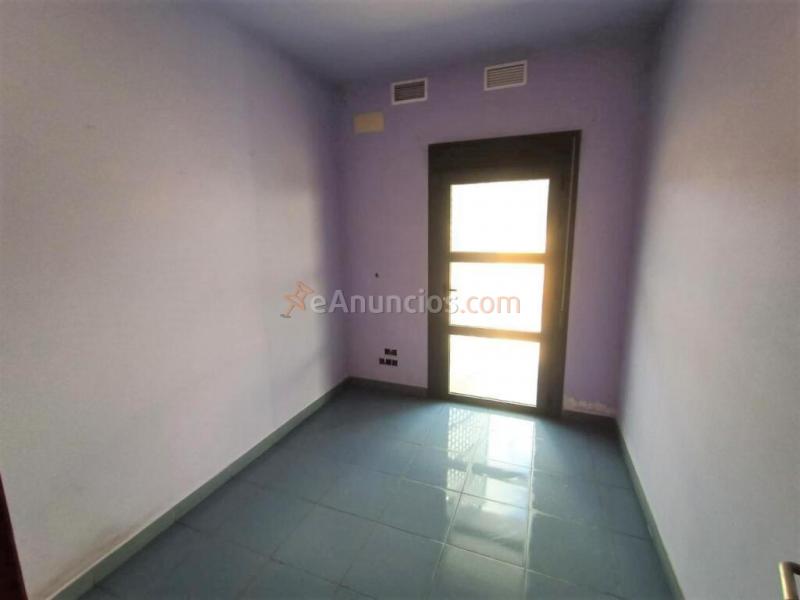 Gran casa de 409 m2 dotada de 521 m2 de patio.