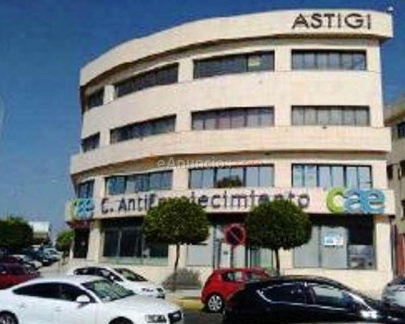 Local comercial en planta baja, GRAN VISIBILIDAD