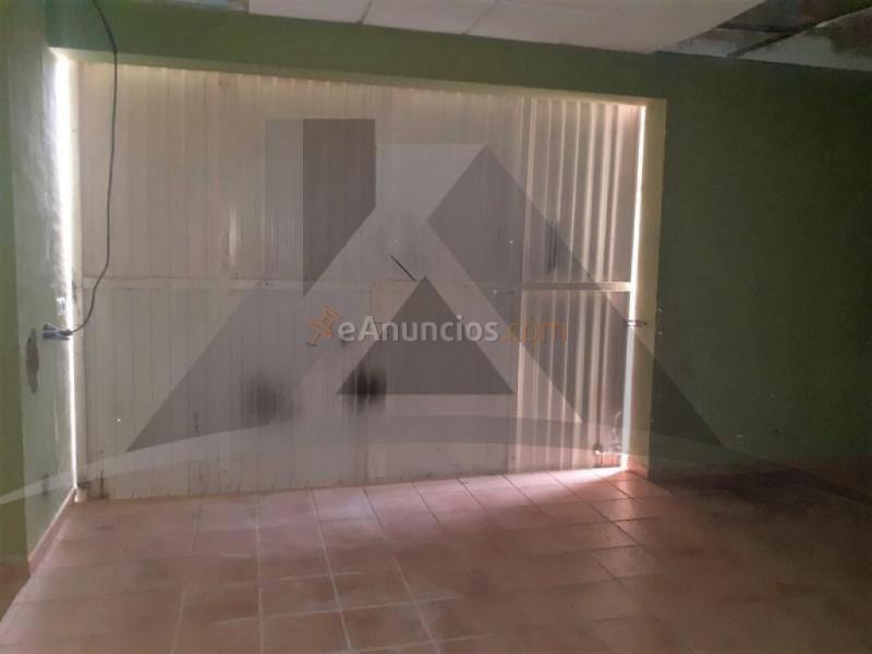 Amplia casa adosada de esquina NEGOCIAMOS EL PRECIO