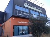 MAGNIFICA NAVE DOS PLANTAS CON SOTANO. P.I. PIBO