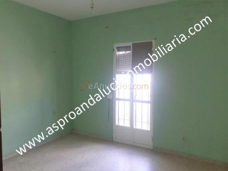 Casa adosada de 2 plantas de procedencia bancaria