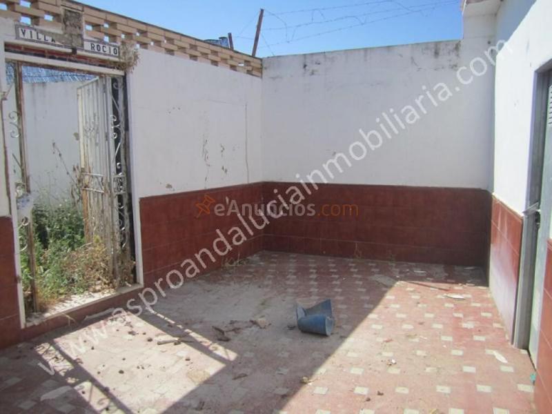 CASA ADOSADA DE UNA PLANTA