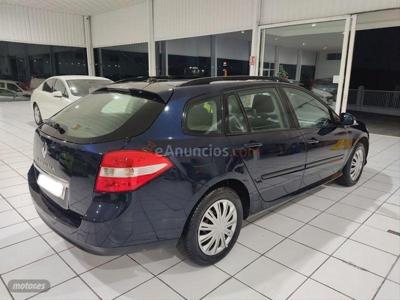 Renault Laguna G.Tour Dynamique TomTom dCi 110 FAP eco2 de 2010 con 399.000 Km por 2.000 EUR. en Badajoz