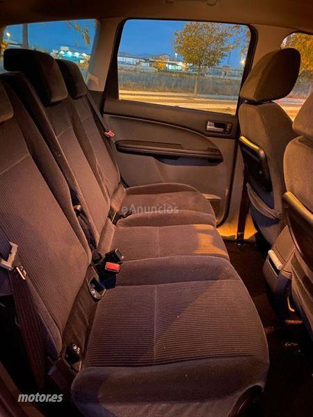 Ford Focus C-Max 2.0 Ghia de 2005 con 161.000 Km por 2.500 EUR. en Sevilla