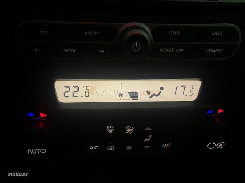 Renault Laguna G.Tour Luxe Privilege 2.0dCi 150CV E4 de 2006 con 217.000 Km por 5.500 EUR. en Burgos